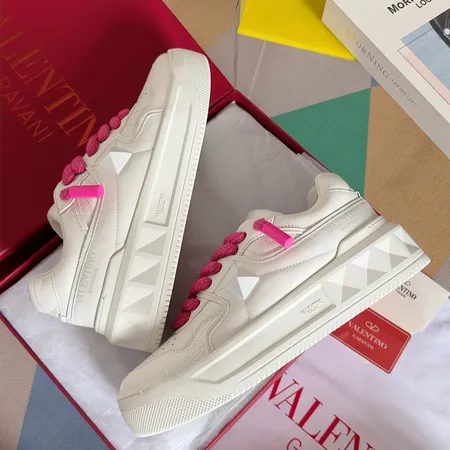 ヴァレンティノ カジュアルシューズ