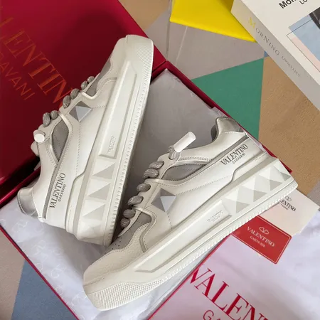 ヴァレンティノ カジュアルシューズ