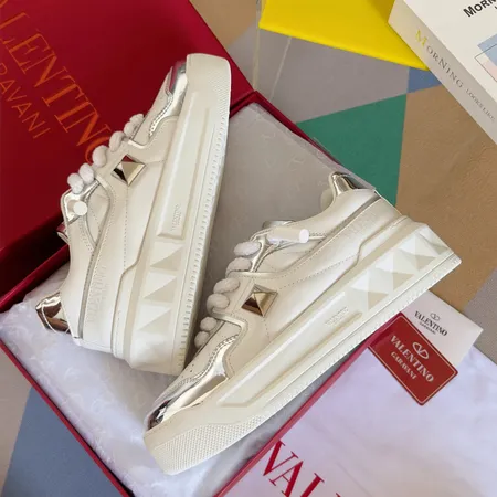 ヴァレンティノ カジュアルシューズ