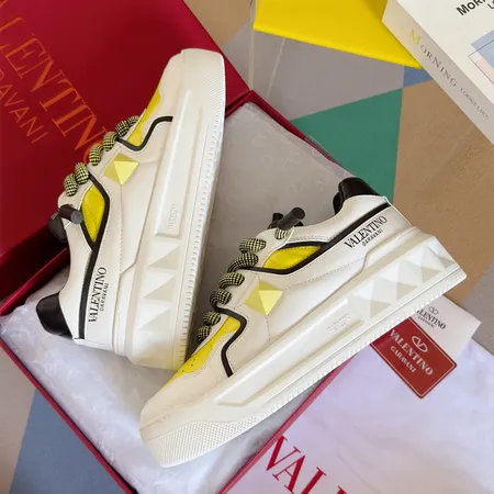 ヴァレンティノ カジュアルシューズ