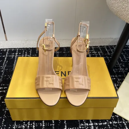 フェンディ サンダル