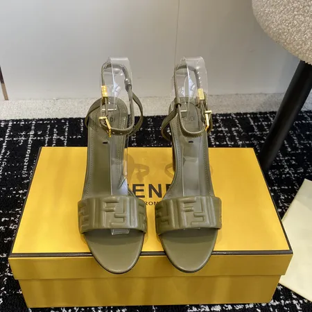 フェンディ サンダル