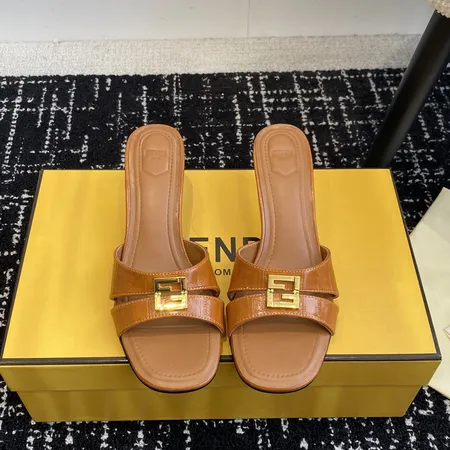 フェンディ サンダル