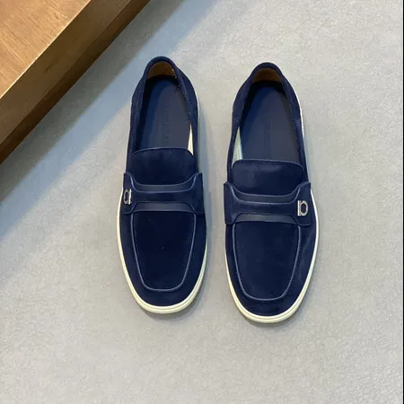 フェラガモ カジュアルシューズ