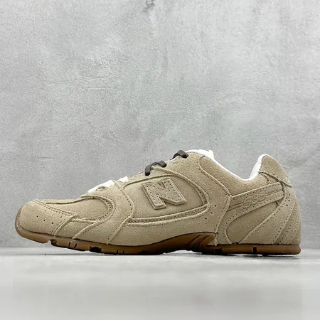 ミュウミュウ スニーカー