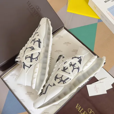 ヴァレンティノ カジュアルシューズ