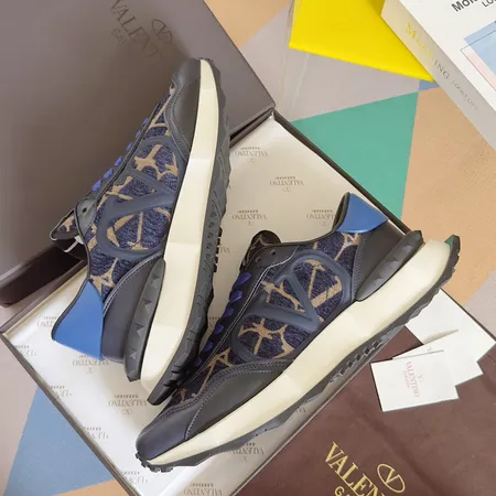 ヴァレンティノ カジュアルシューズ