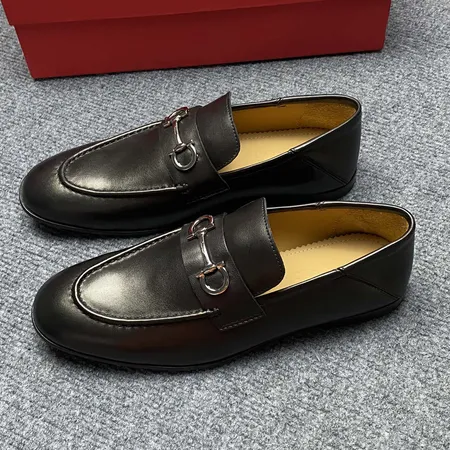 フェラガモ カジュアルシューズ