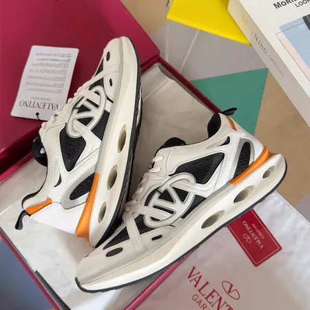 ヴァレンティノ カジュアルシューズ