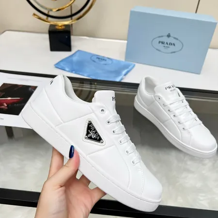 プラダ カジュアルシューズ