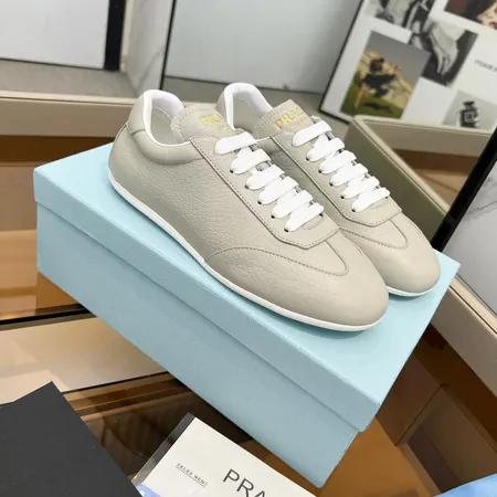 プラダ カジュアルシューズ