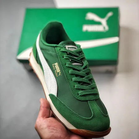 プーマ スニーカー