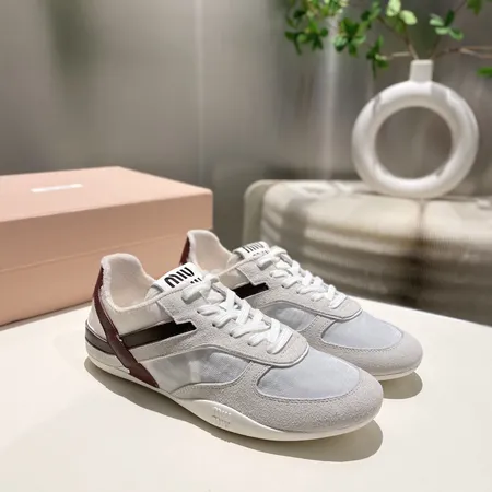 ミュウミュウ カジュアルシューズ