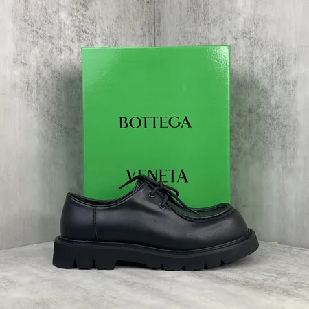ボッテガ ヴェネタ ビジネスシューズ