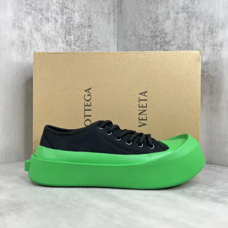 ボッテガ ヴェネタ カジュアルシューズ
