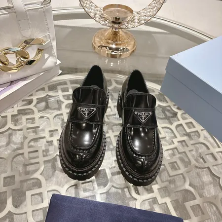 プラダ カジュアルシューズ
