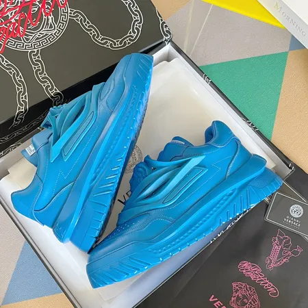 ヴェルサーチ カジュアルシューズ