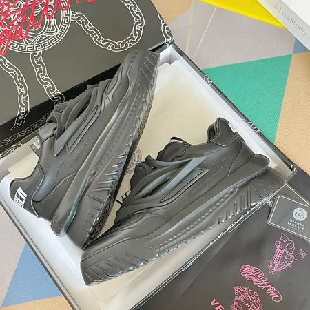 ヴェルサーチ カジュアルシューズ