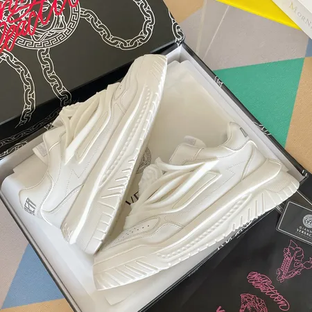 ヴェルサーチ カジュアルシューズ