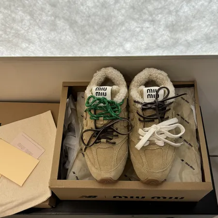 ミュウミュウ スニーカー
