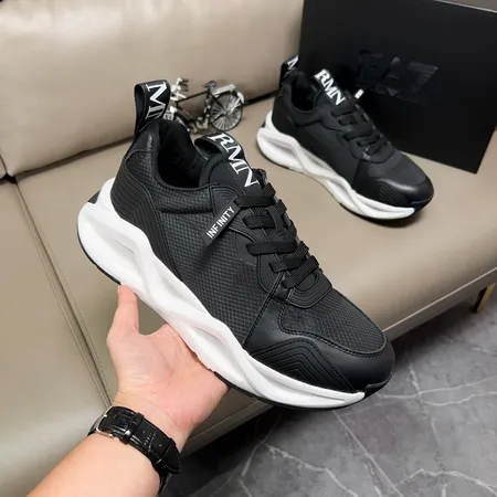 アルマーニ スニーカー