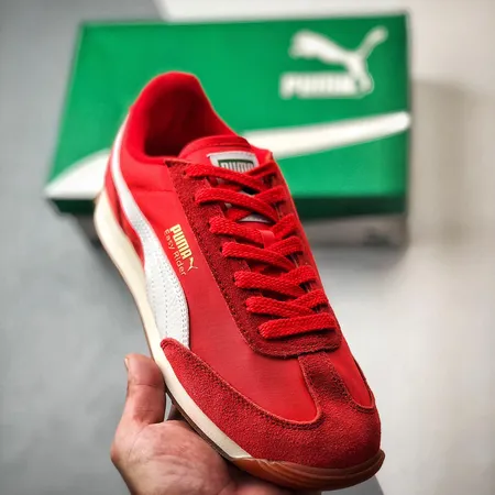 プーマ スニーカー