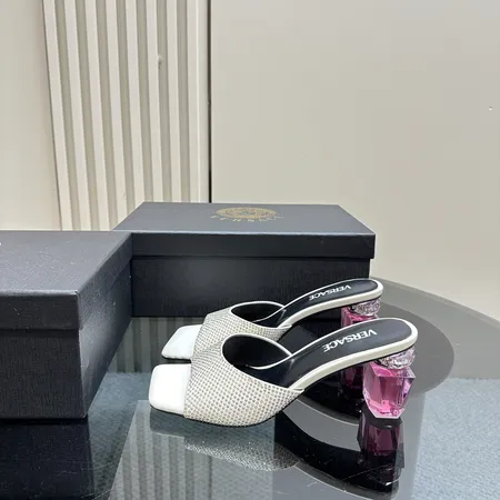 ヴェルサーチ サンダル