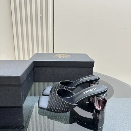 ヴェルサーチ サンダル