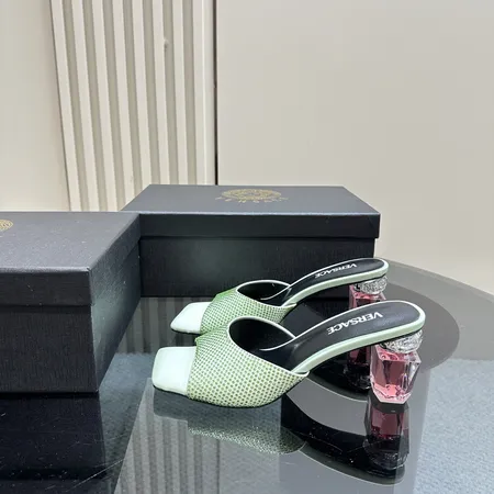 ヴェルサーチ サンダル