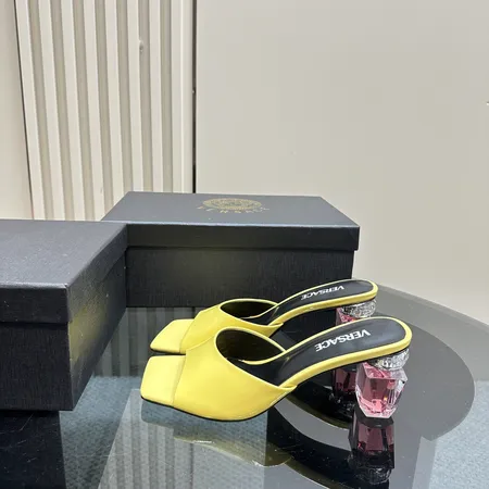 ヴェルサーチ サンダル