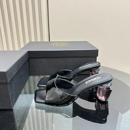 ヴェルサーチ サンダル