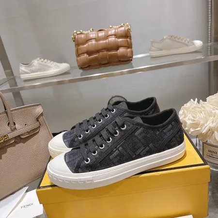 フェンディ カジュアルシューズ