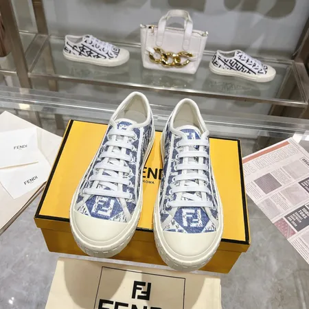 フェンディ カジュアルシューズ