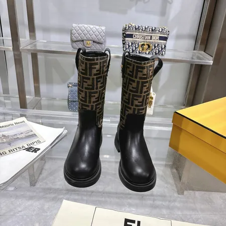 フェンディ カジュアルシューズ