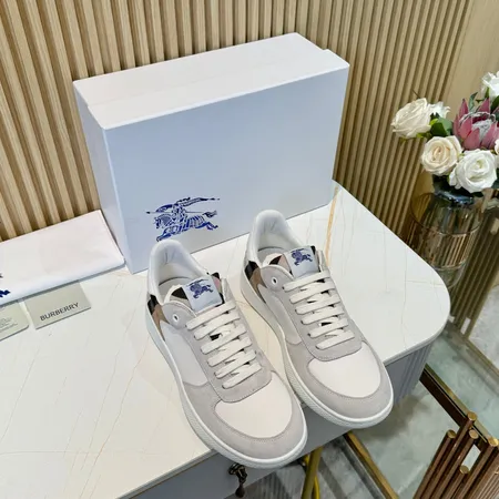 バーバリー ス カジュアルシューズ