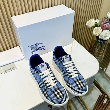 バーバリー ス カジュアルシューズ