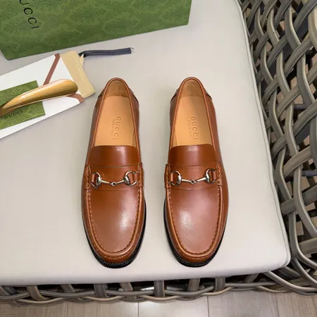 グッチ ビジネスシューズ