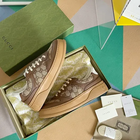 グッチ カジュアルシューズ