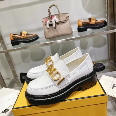 フェンディ カジュアルシューズ