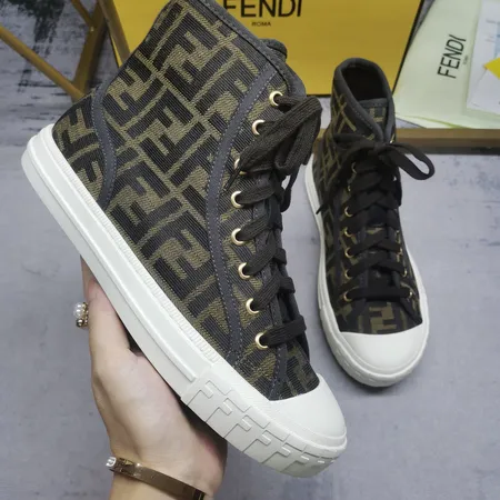 フェンディ カジュアルシューズ