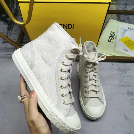 フェンディ カジュアルシューズ