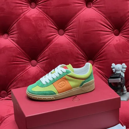 ヴァレンティノ カジュアルシューズ