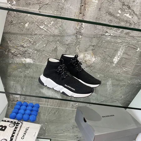 バレンシアガ スニーカー