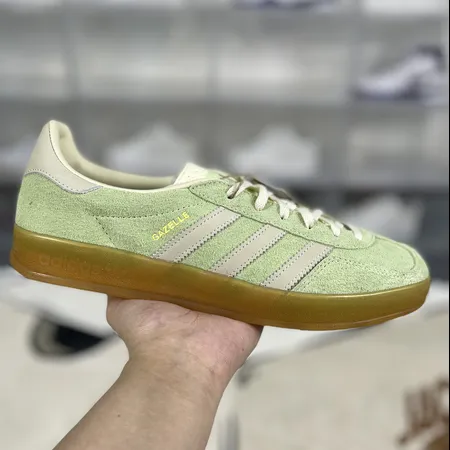 アディダス カジュアルシューズ