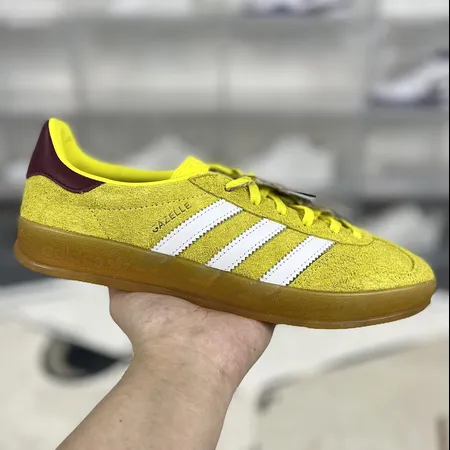 アディダス カジュアルシューズ