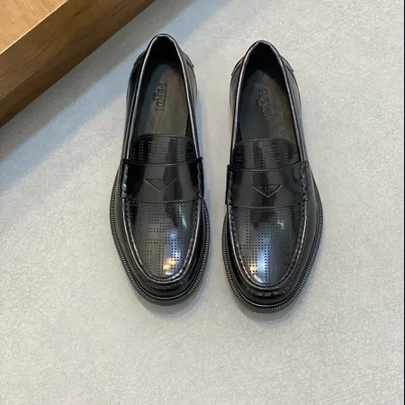 フェンディ ビジネスシューズ