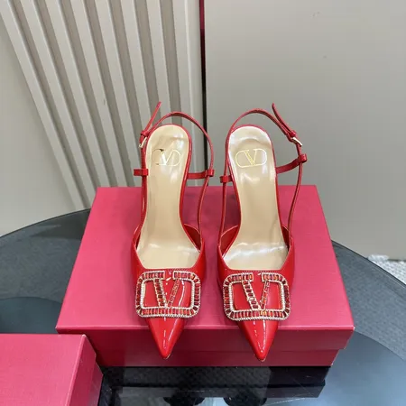 ヴァレンティノ サンダル