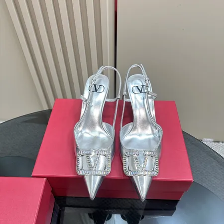 ヴァレンティノ サンダル