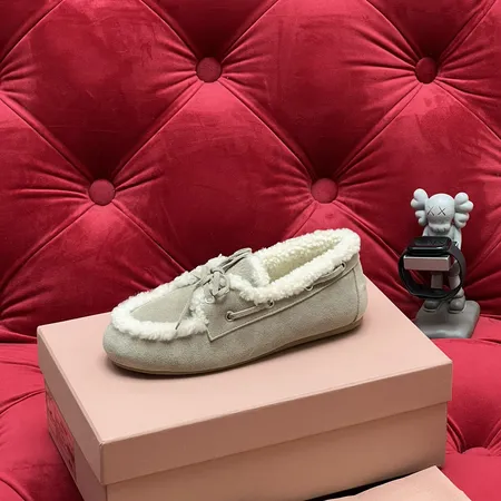 ミュウミュウ カジュアルシューズ