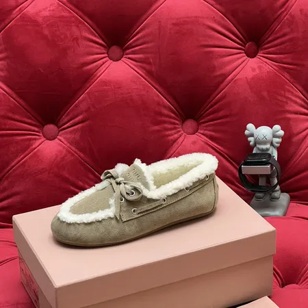 ミュウミュウ カジュアルシューズ